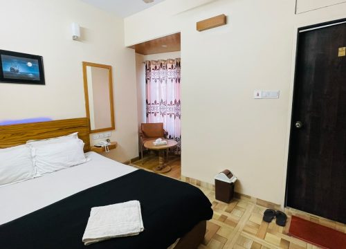 Hotel Hill Ambassador (Luxury Couple Bed)
